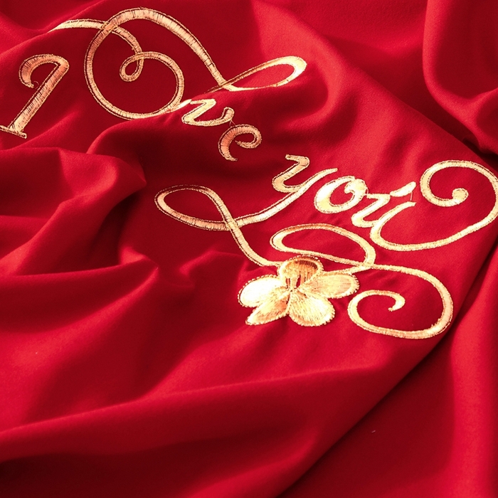 91家纺网 家纺一手货源 找家纺 慕她家纺 2026年磨毛亲肤棉婚庆四件套大红色刺绣结床上用品 天作之合