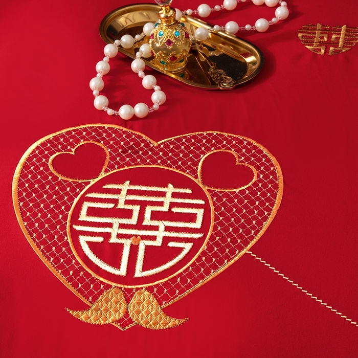 91家纺网 家纺一手货源 找家纺 慕她家纺 2026年磨毛亲肤棉婚庆四件套大红色刺绣结床上用品 鸳鸯同心