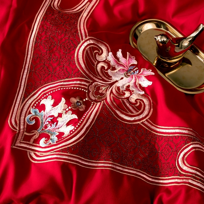 91家纺网 家纺一手货源 找家纺 慕她家纺 2026年磨毛亲肤棉婚庆四件套大红色刺绣结床上用品 幸福满园