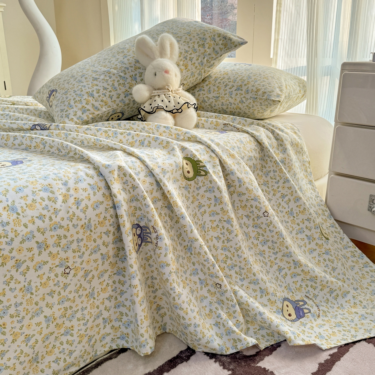 91家纺网 家纺一手货源 找家纺 康纳利 2026新款原棉老粗布透气印花床单 花丛小兔