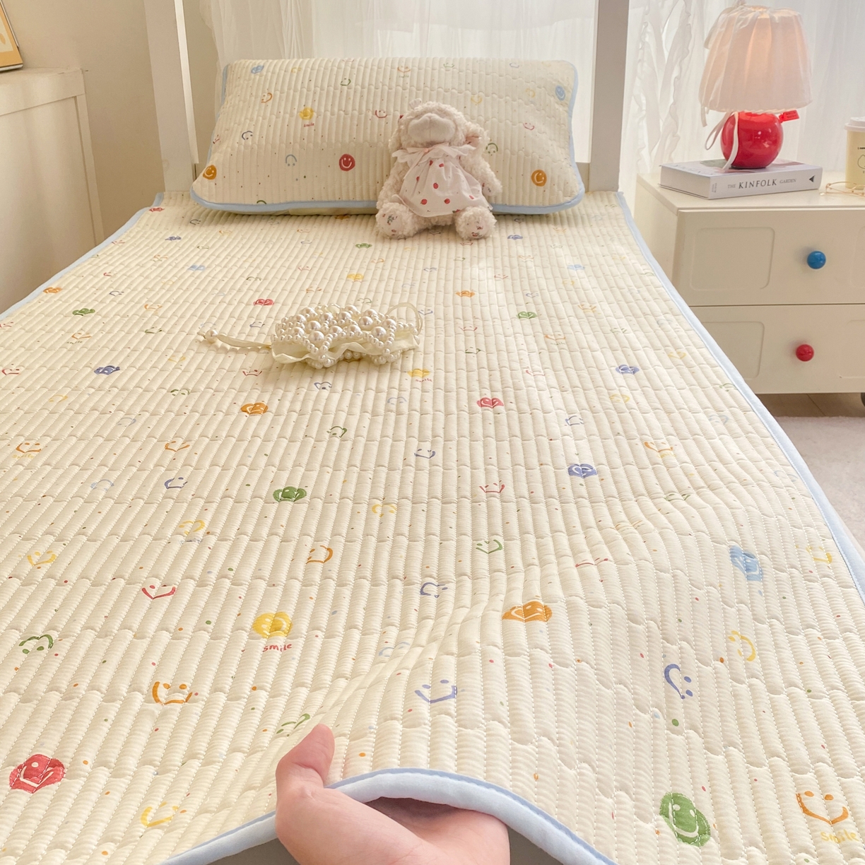 康纳利 2026新款全棉床盖学生夹棉薄款床盖宿舍上下铺床垫三件套四季通用 彩色波点