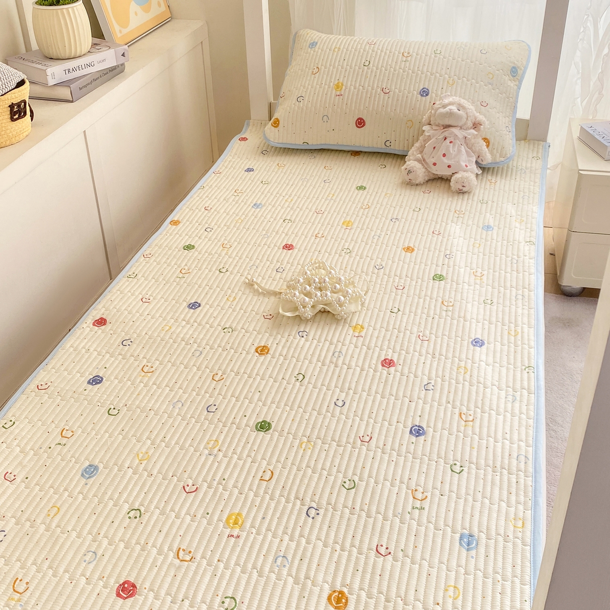 91家纺网 家纺一手货源 找家纺 康纳利 2026新款全棉床盖学生夹棉薄款床盖宿舍上下铺床垫三件套四季通用 彩色波点