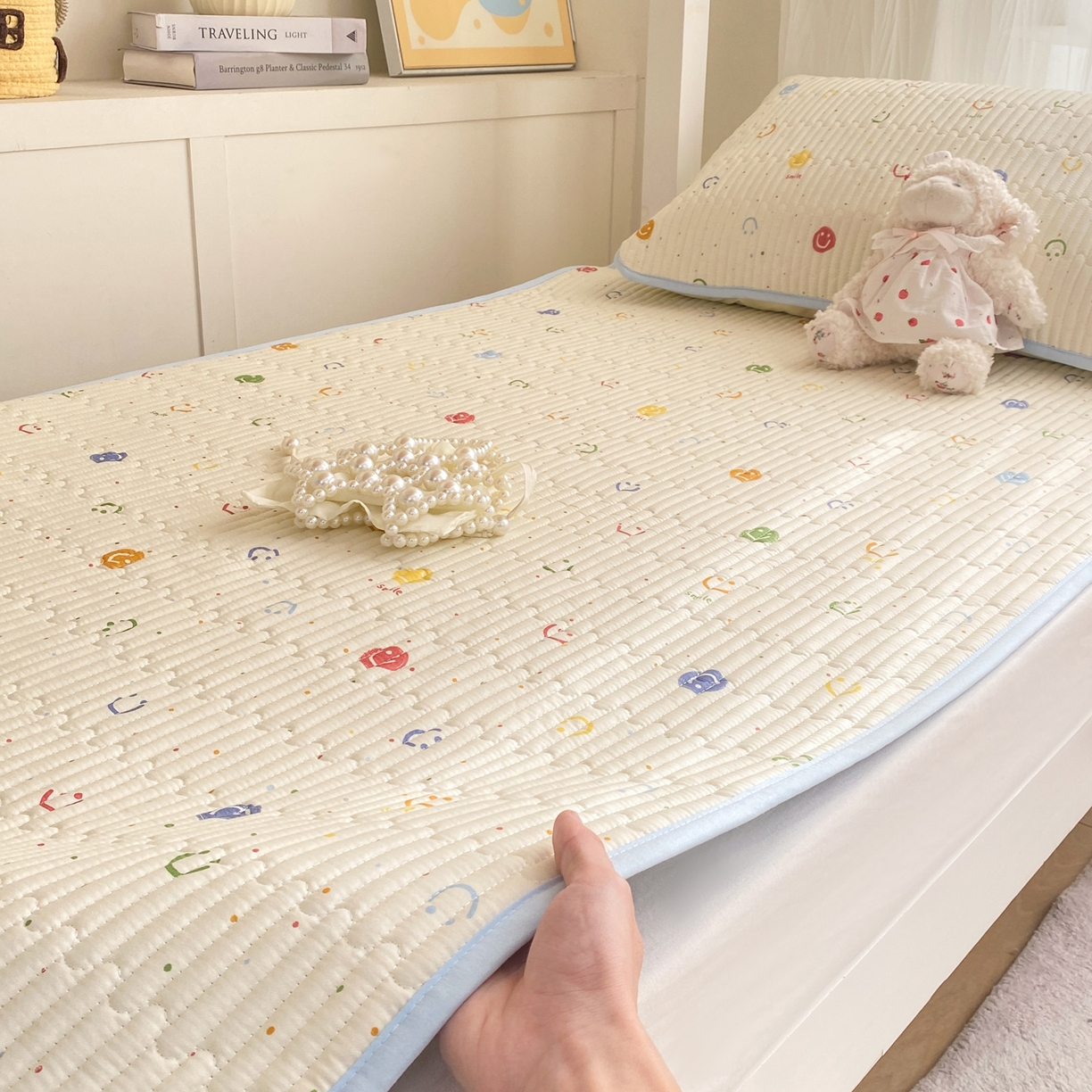 91家纺网 家纺一手货源 找家纺 康纳利 2026新款全棉床盖学生夹棉薄款床盖宿舍上下铺床垫三件套四季通用 彩色波点