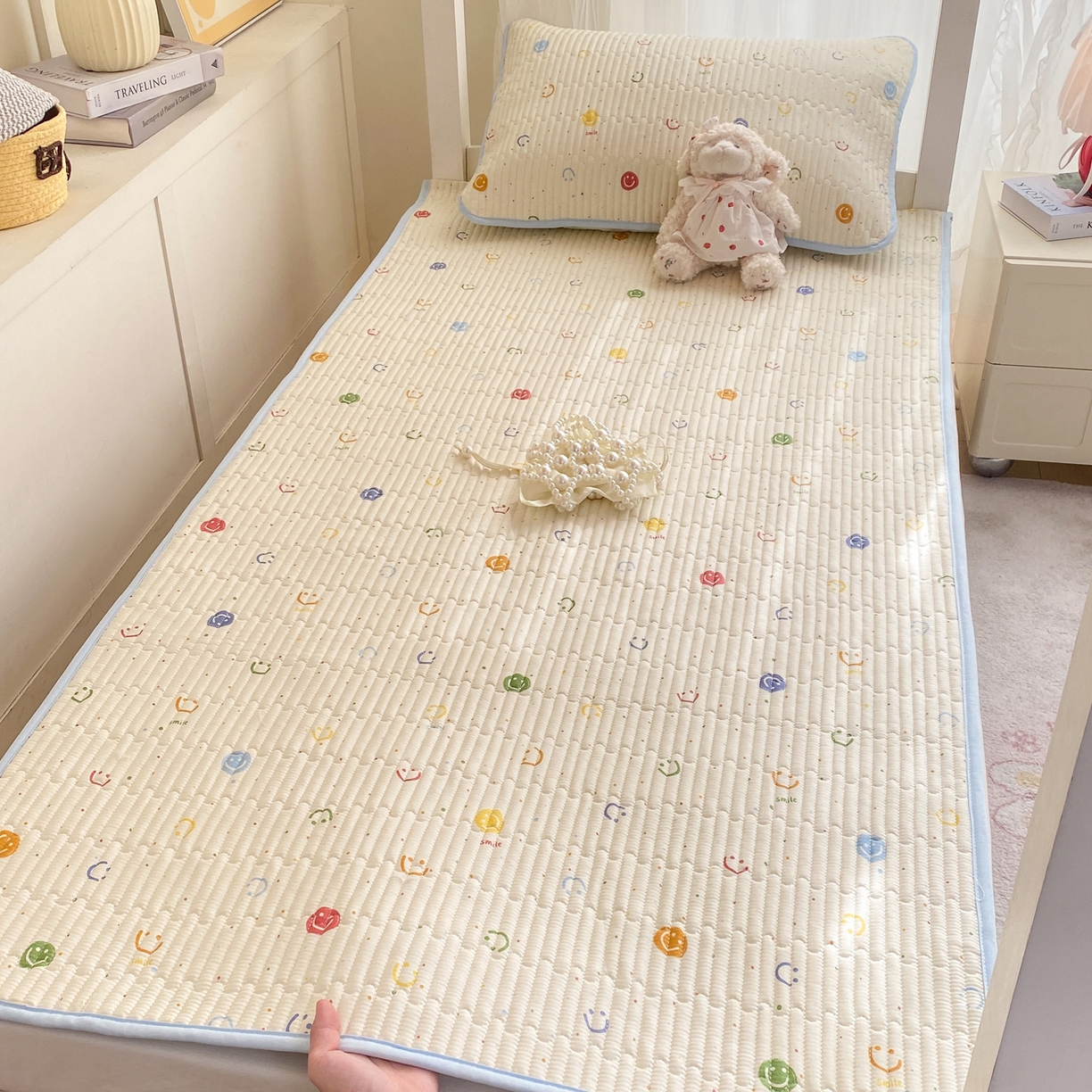 91家纺网 家纺一手货源 找家纺 康纳利 2026新款全棉床盖学生夹棉薄款床盖宿舍上下铺床垫三件套四季通用 彩色波点