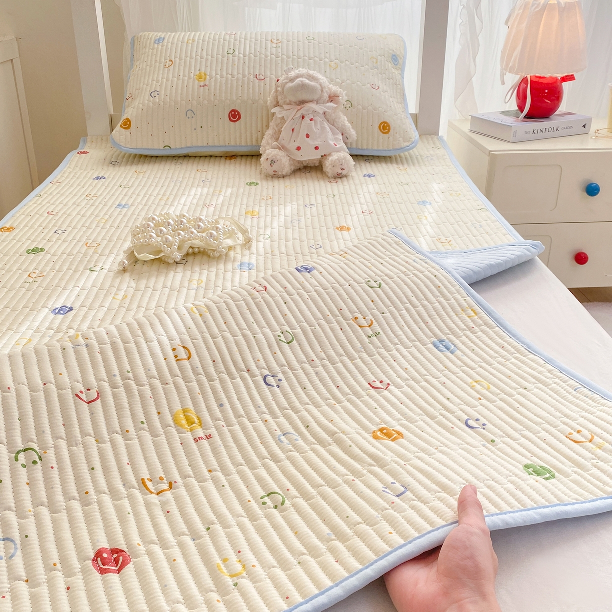 91家纺网 家纺一手货源 找家纺 康纳利 2026新款全棉床盖学生夹棉薄款床盖宿舍上下铺床垫三件套四季通用 彩色波点