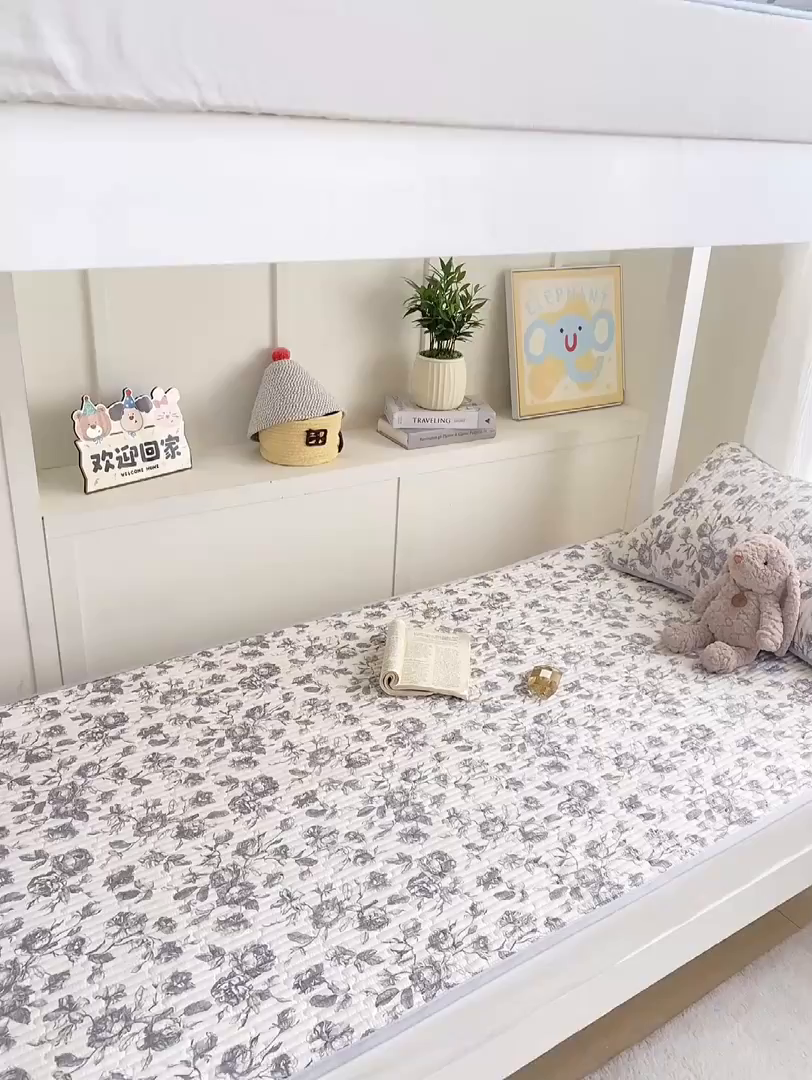 91家纺网 家纺一手货源 找家纺 康纳利 2026新款全棉床盖学生夹棉薄款床盖宿舍上下铺床垫三件套四季通用 春天里