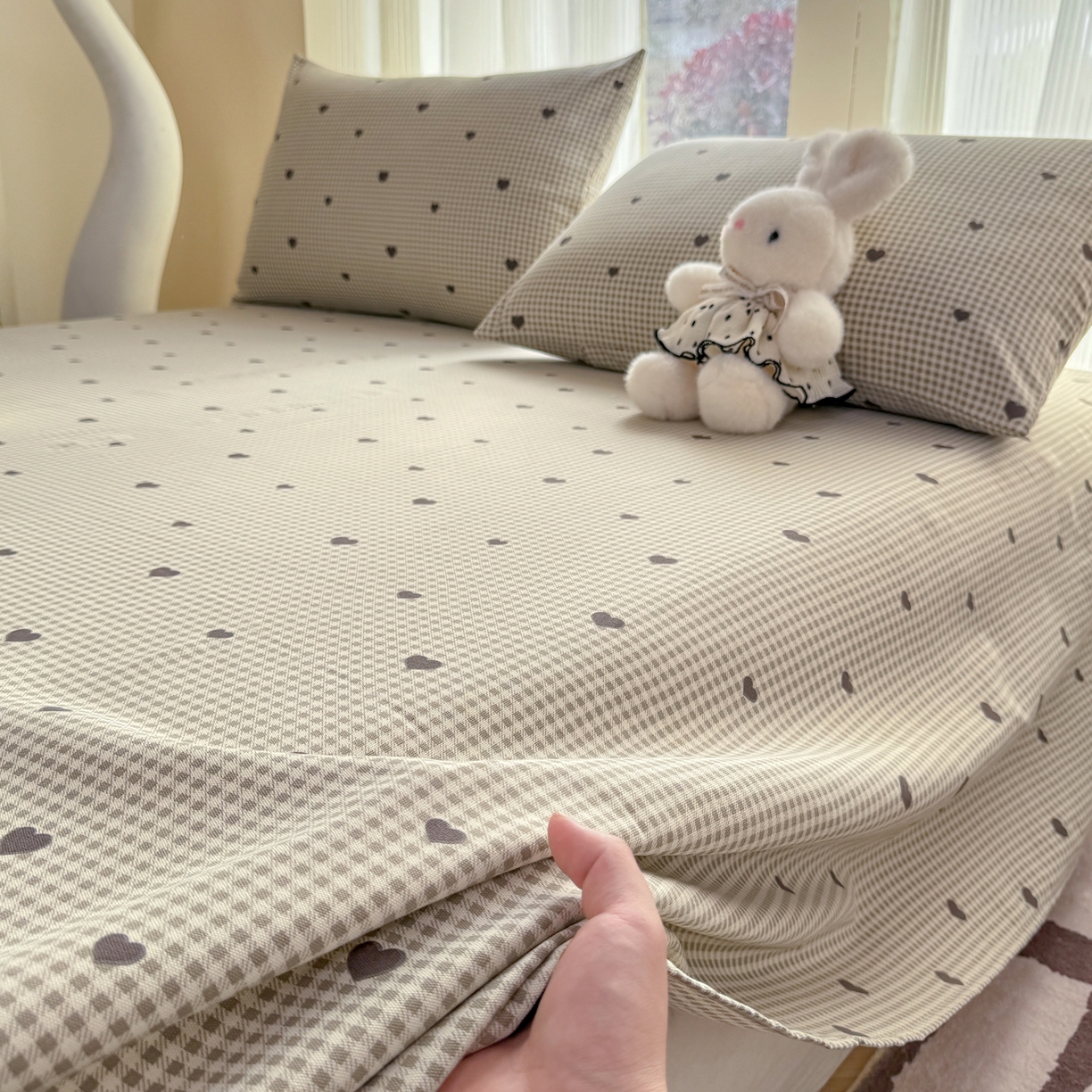 91家纺网 家纺一手货源 找家纺 康纳利 2026新款原棉老粗布透气印花床单 格间心动