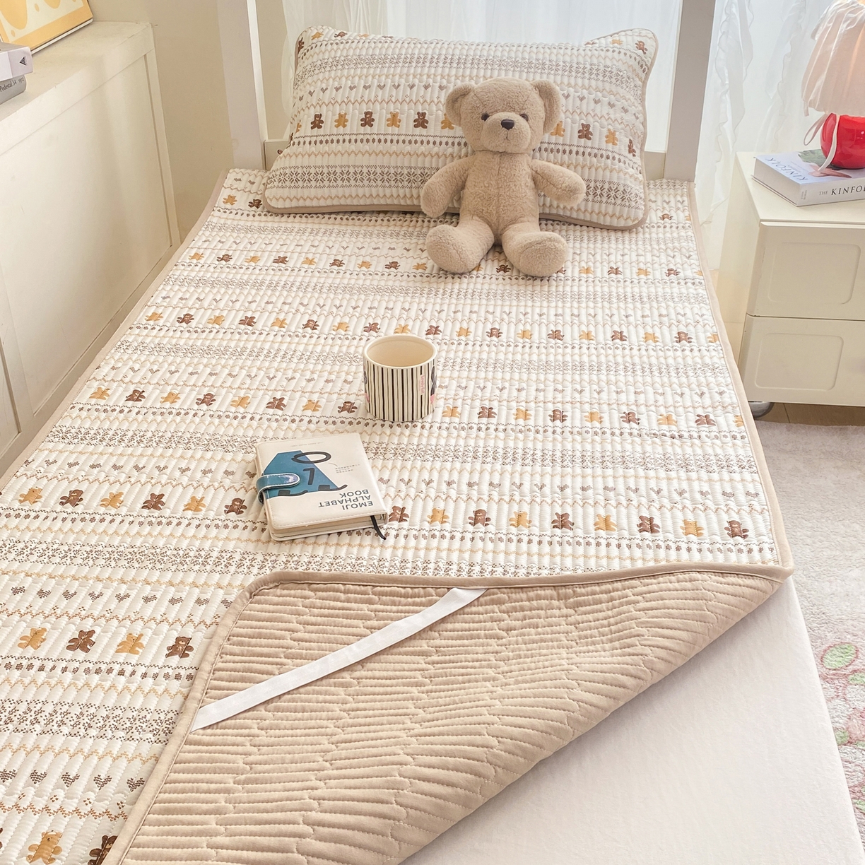 91家纺网 家纺一手货源 找家纺 康纳利 2026新款全棉床盖学生夹棉薄款床盖宿舍上下铺床垫三件套四季通用 费尔岛