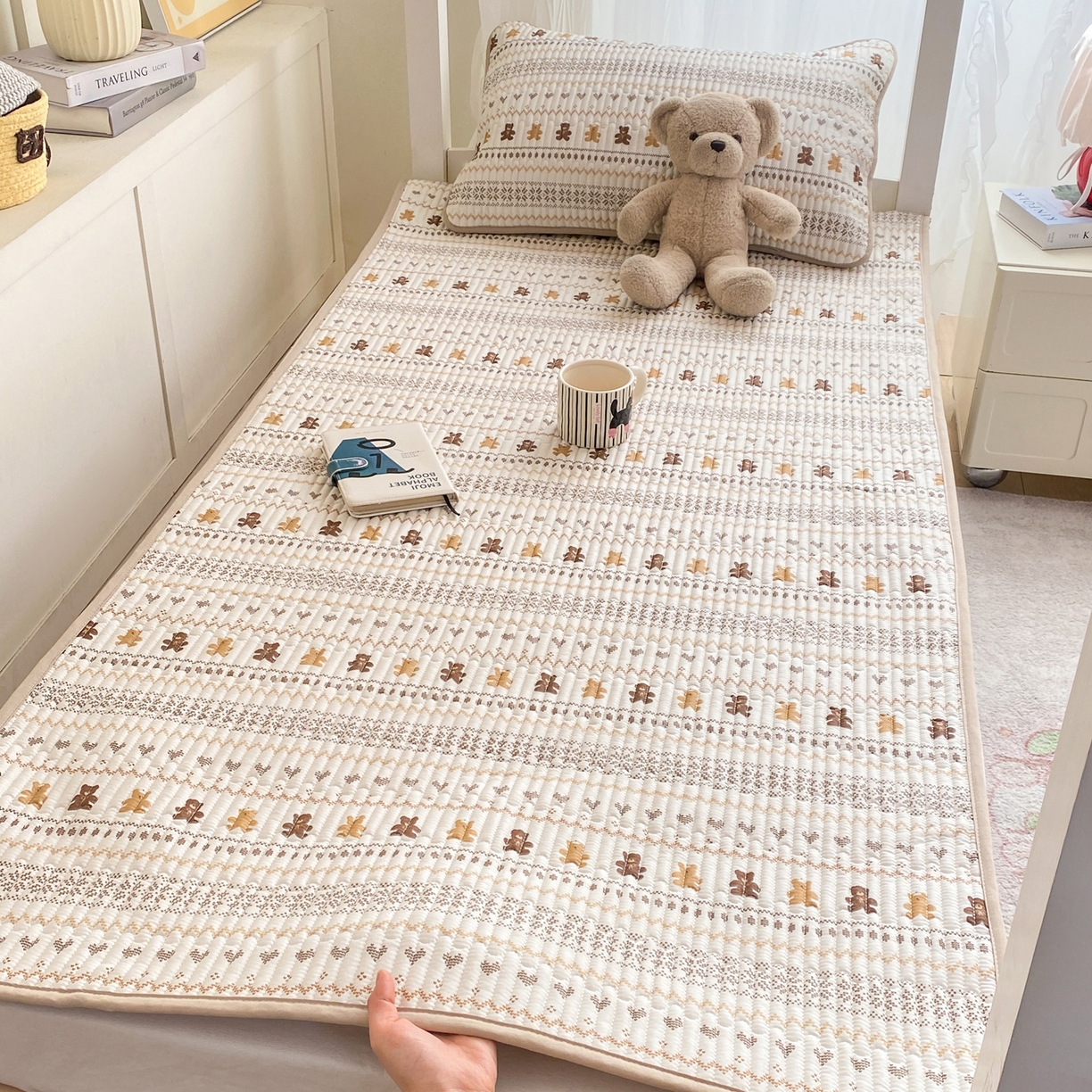 91家纺网 家纺一手货源 找家纺 康纳利 2026新款全棉床盖学生夹棉薄款床盖宿舍上下铺床垫三件套四季通用 费尔岛