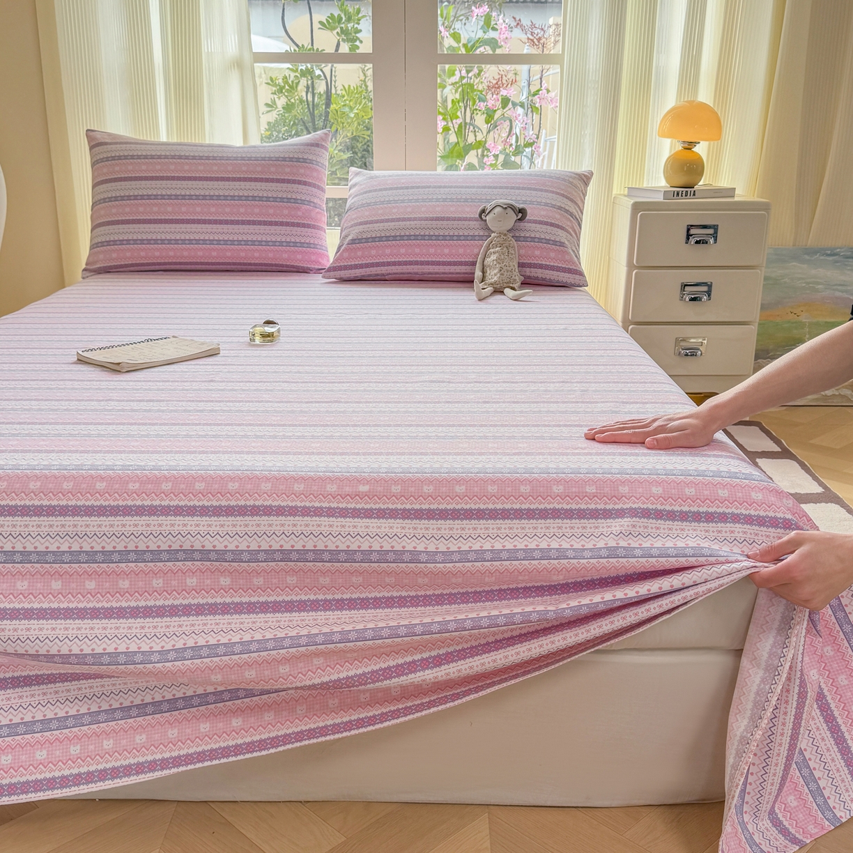 91家纺网 家纺一手货源 找家纺 康纳利 2026新款原棉老粗布透气印花床单 格韵-粉