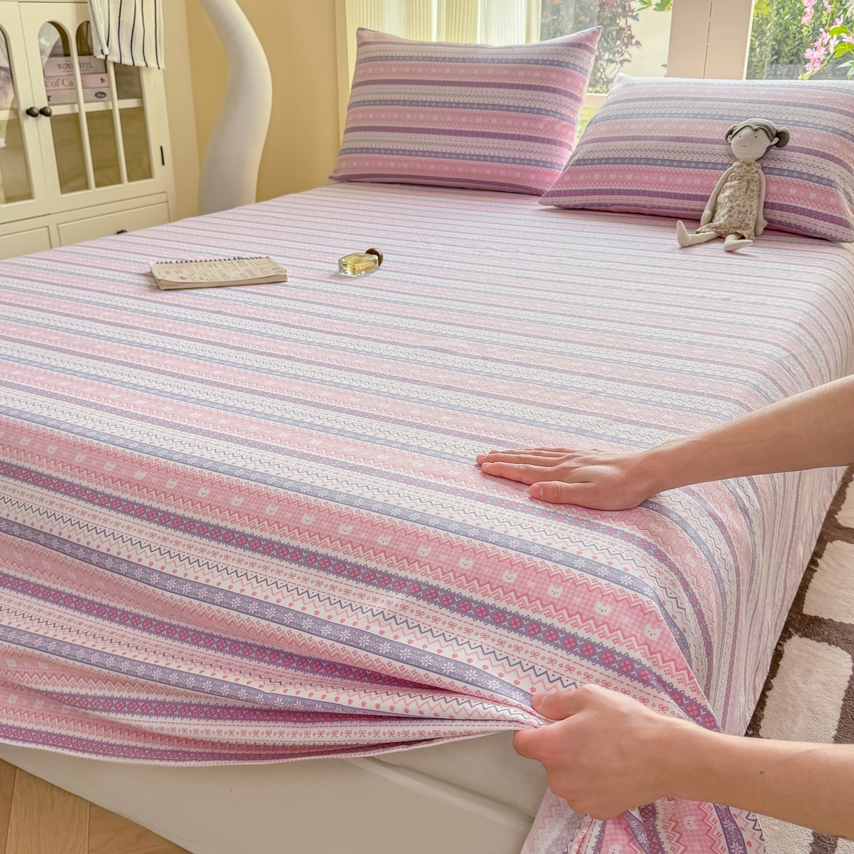 91家纺网 家纺一手货源 找家纺 康纳利 2026新款原棉老粗布透气印花床单 格韵-粉