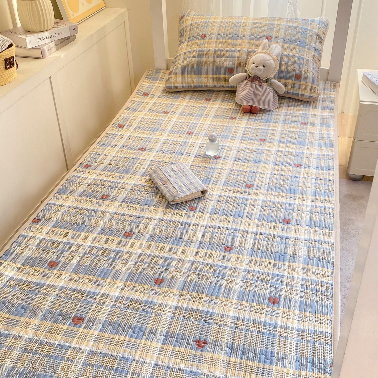 91家纺网 家纺一手货源 找家纺 康纳利 2026新款全棉床盖学生夹棉薄款床盖宿舍上下铺床垫三件套四季通用 格调