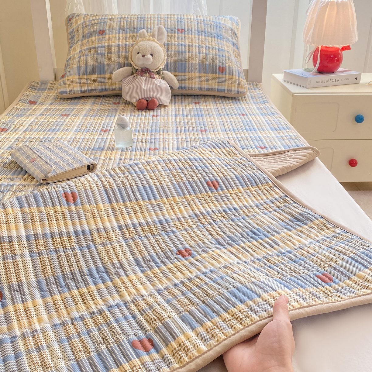 91家纺网 家纺一手货源 找家纺 康纳利 2026新款全棉床盖学生夹棉薄款床盖宿舍上下铺床垫三件套四季通用 格调