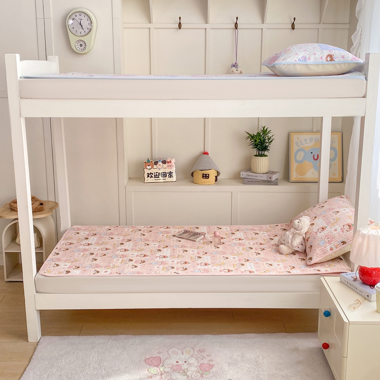 91家纺网 家纺一手货源 找家纺 康纳利 2026新款全棉床盖学生夹棉薄款床盖宿舍上下铺床垫三件套四季通用 欢乐伙伴