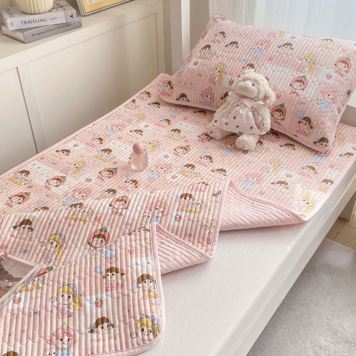 91家纺网 家纺一手货源 找家纺 康纳利 2026新款全棉床盖学生夹棉薄款床盖宿舍上下铺床垫三件套四季通用 欢乐伙伴