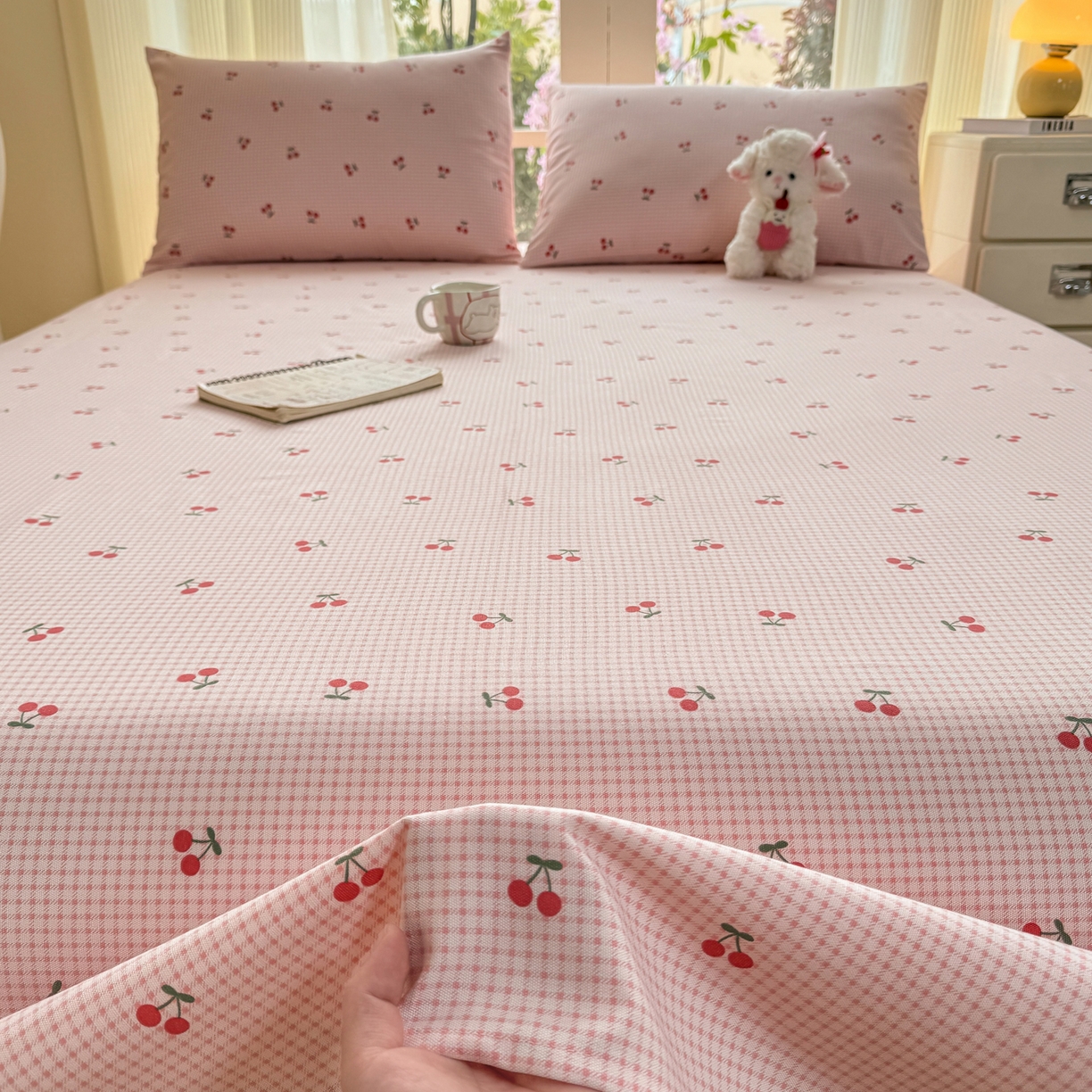 91家纺网 家纺一手货源 找家纺 康纳利 2026新款原棉老粗布透气印花床单 樱小格