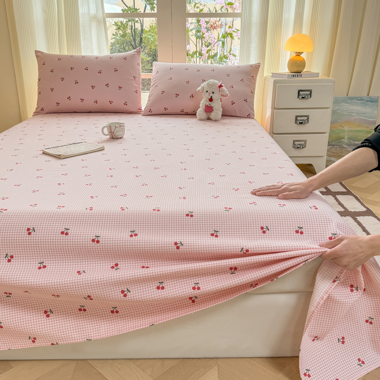 91家纺网 家纺一手货源 找家纺 康纳利 2026新款原棉老粗布透气印花床单 樱小格