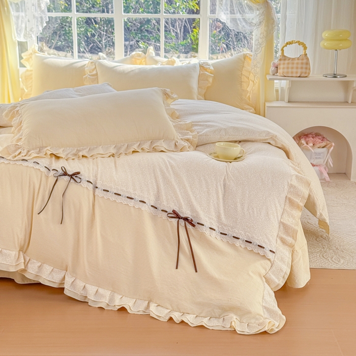 91家纺网 家纺一手货源 找家纺 赛丽雅 2026年新款直播爆款双层花边拼接蝴蝶结工艺款四件套床上用品 南法假日-姜黄