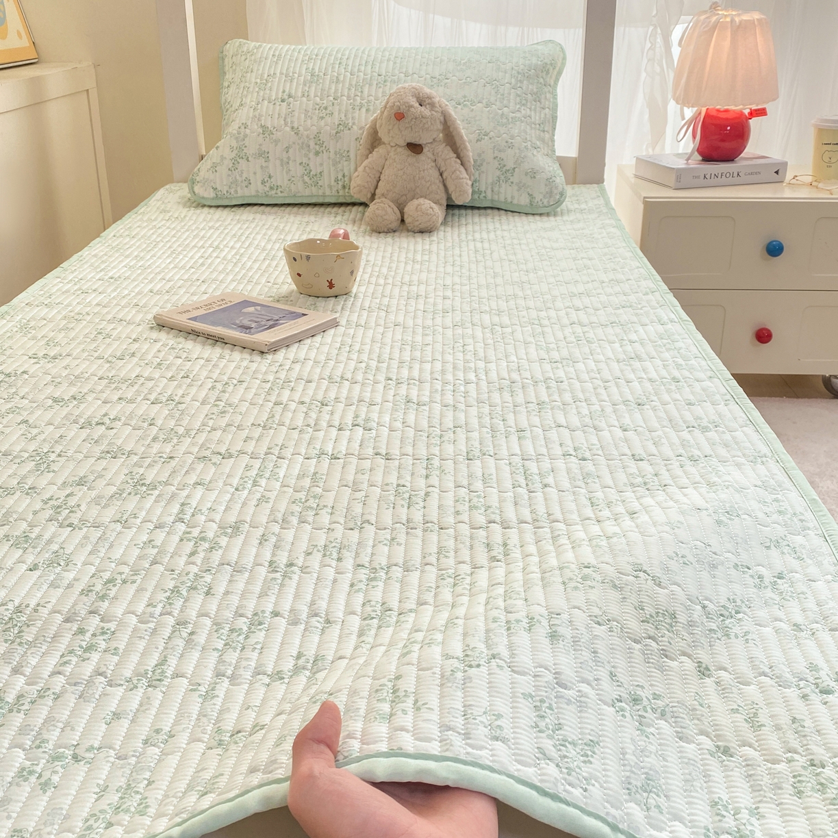 康纳利 2026新款全棉床盖学生夹棉薄款床盖宿舍上下铺床垫三件套四季通用 莱茵春色