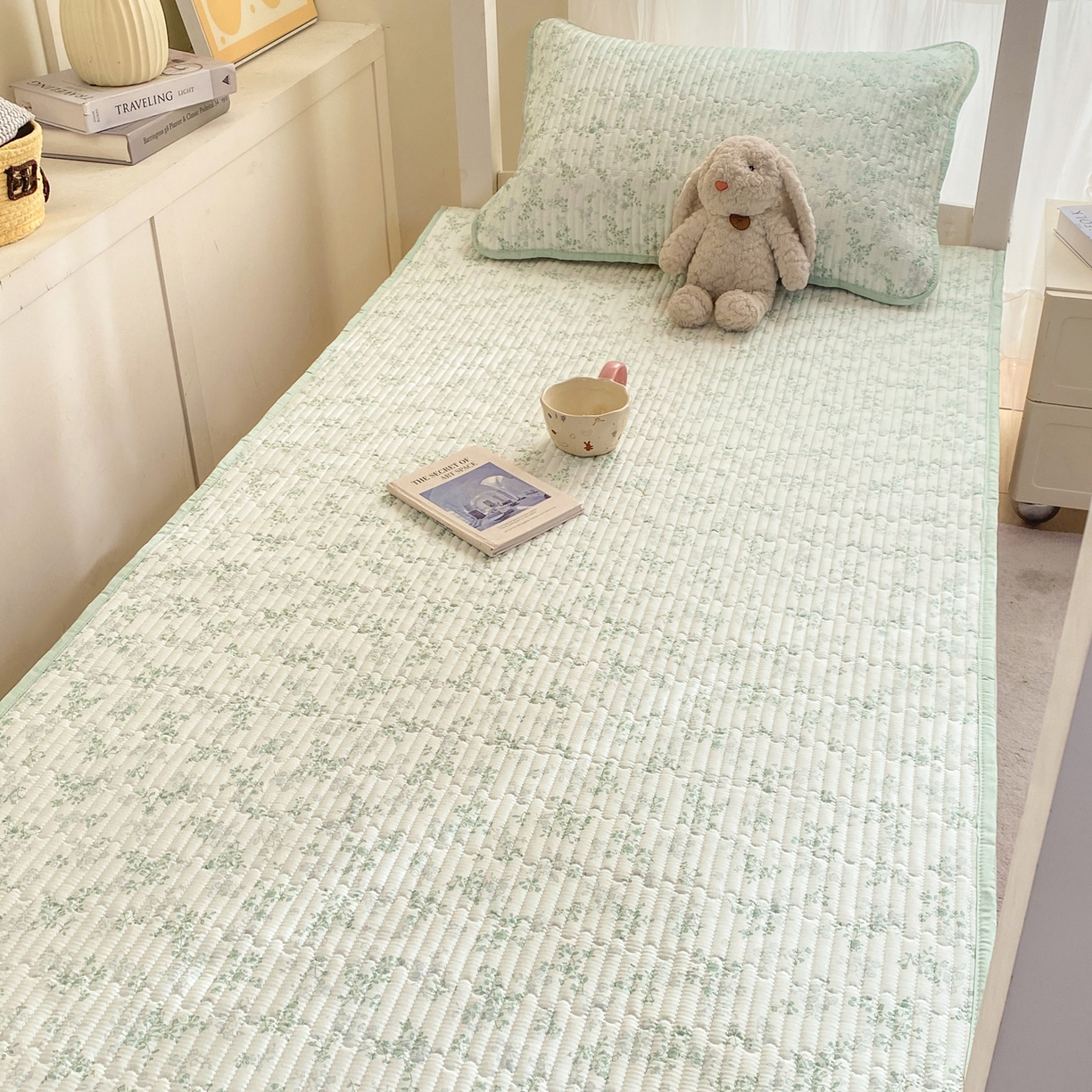 91家纺网 家纺一手货源 找家纺 康纳利 2026新款全棉床盖学生夹棉薄款床盖宿舍上下铺床垫三件套四季通用 莱茵春色