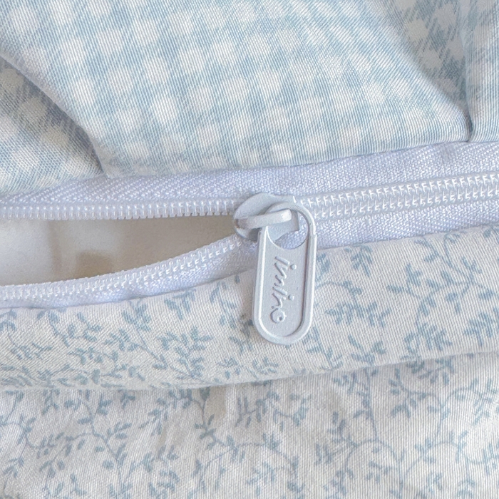 91家纺网 家纺一手货源 找家纺 赛丽雅 2026年新款直播爆款双层花边拼接蝴蝶结工艺款四件套床上用品 南法假日-天空蓝