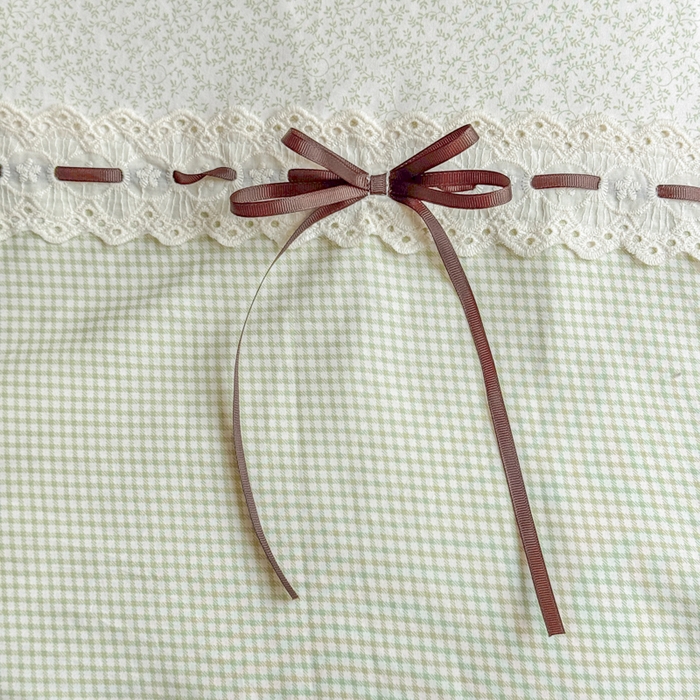 91家纺网 家纺一手货源 找家纺 赛丽雅 2026年新款直播爆款双层花边拼接蝴蝶结工艺款四件套床上用品 南法假日-仙草绿