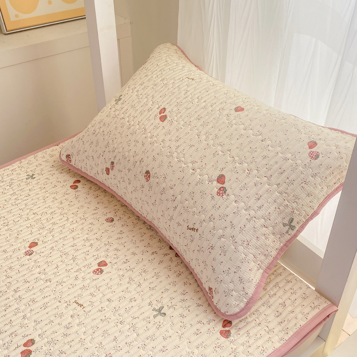 91家纺网 家纺一手货源 找家纺 康纳利 2026新款全棉床盖学生夹棉薄款床盖宿舍上下铺床垫三件套四季通用 相约