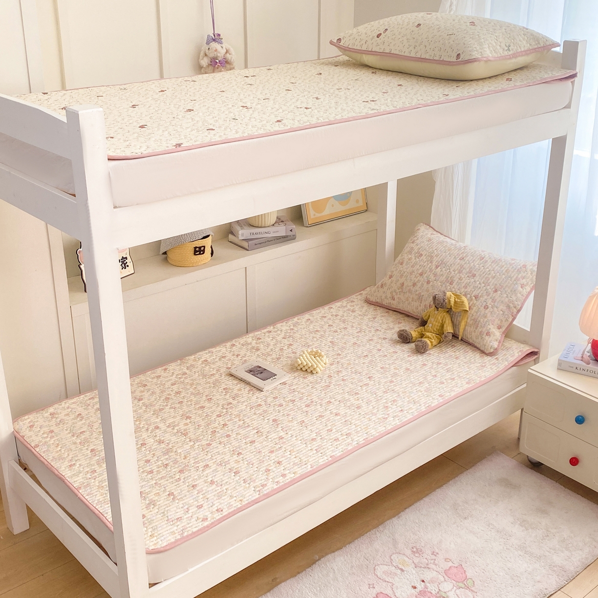 91家纺网 家纺一手货源 找家纺 康纳利 2026新款全棉床盖学生夹棉薄款床盖宿舍上下铺床垫三件套四季通用 月见