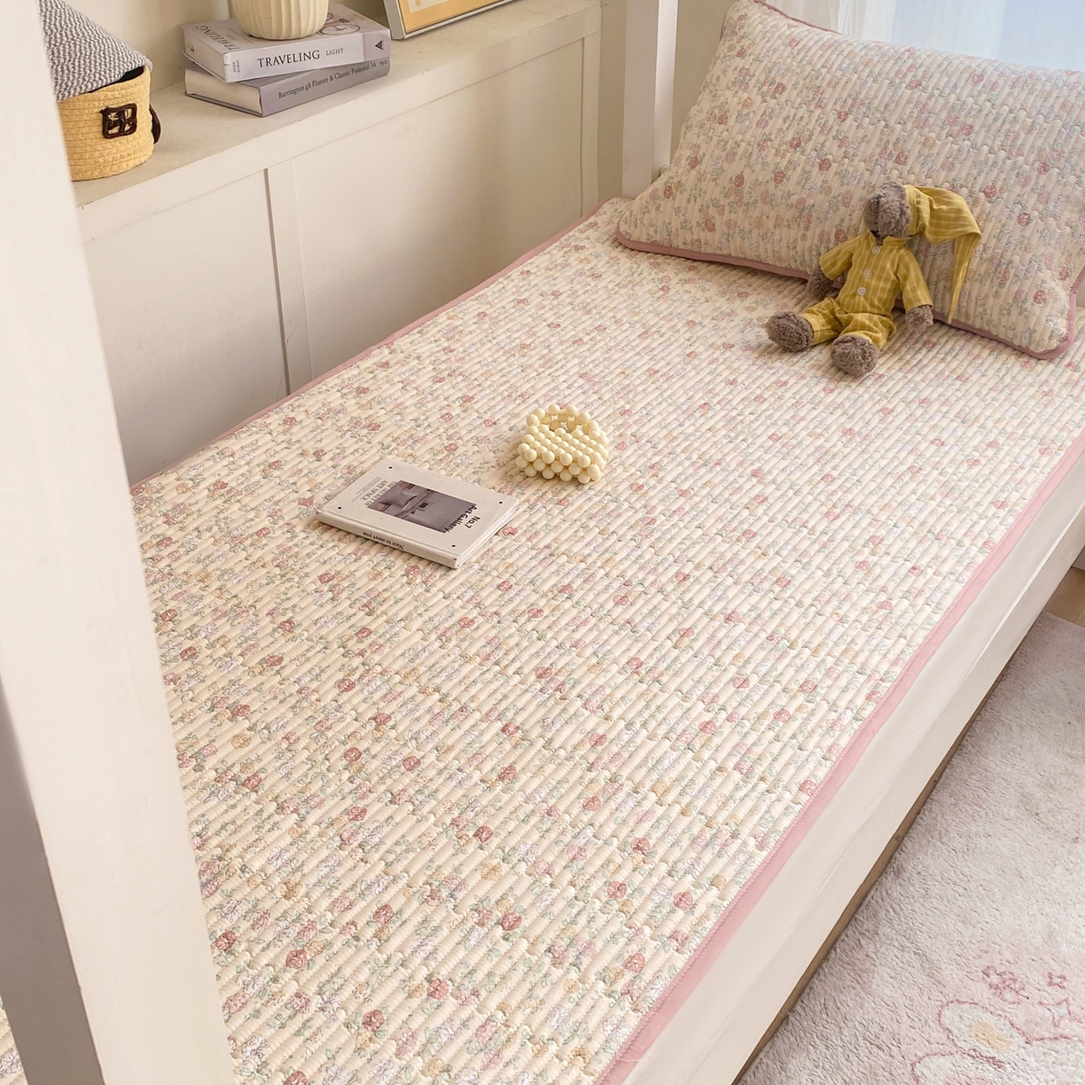 91家纺网 家纺一手货源 找家纺 康纳利 2026新款全棉床盖学生夹棉薄款床盖宿舍上下铺床垫三件套四季通用 月见