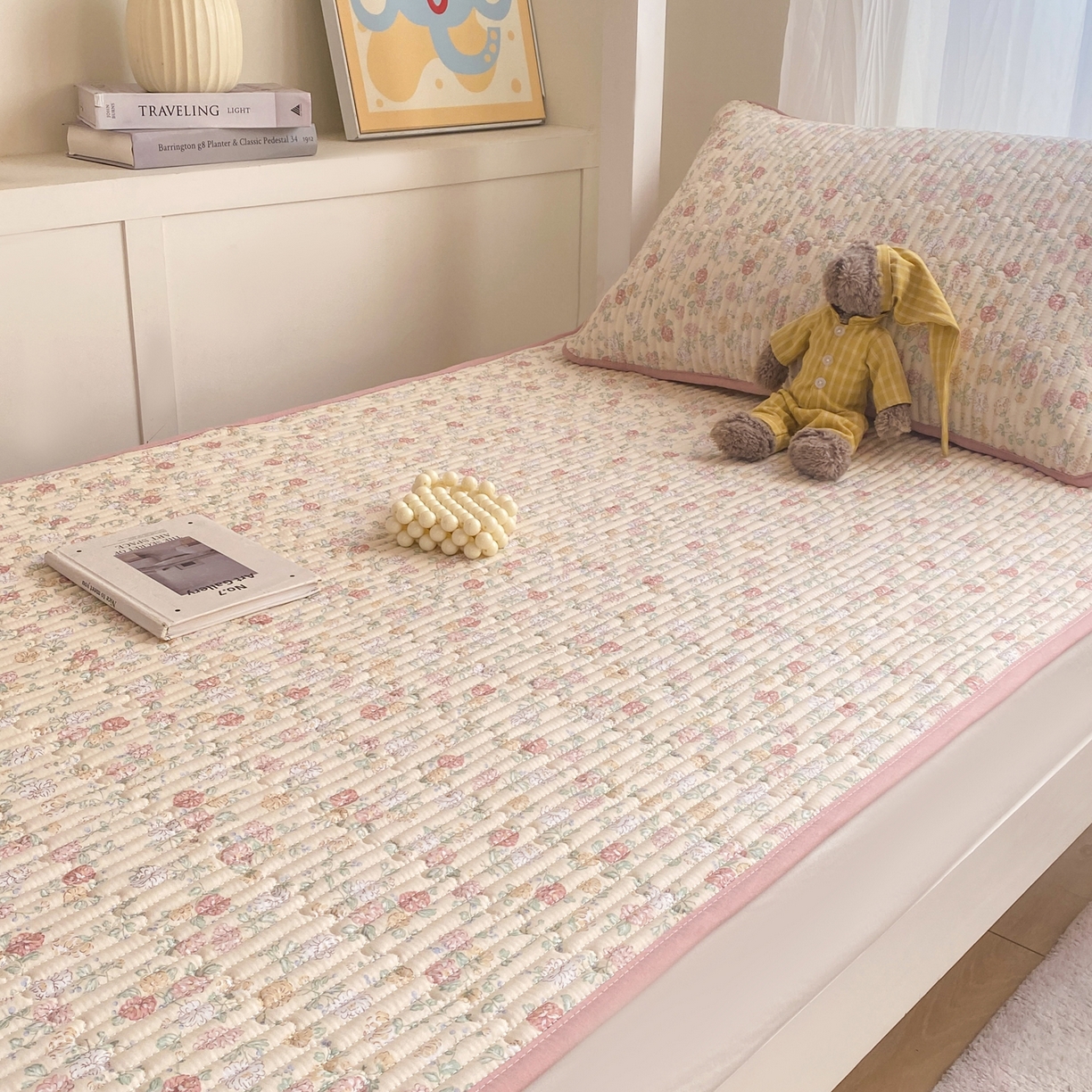 91家纺网 家纺一手货源 找家纺 康纳利 2026新款全棉床盖学生夹棉薄款床盖宿舍上下铺床垫三件套四季通用 月见