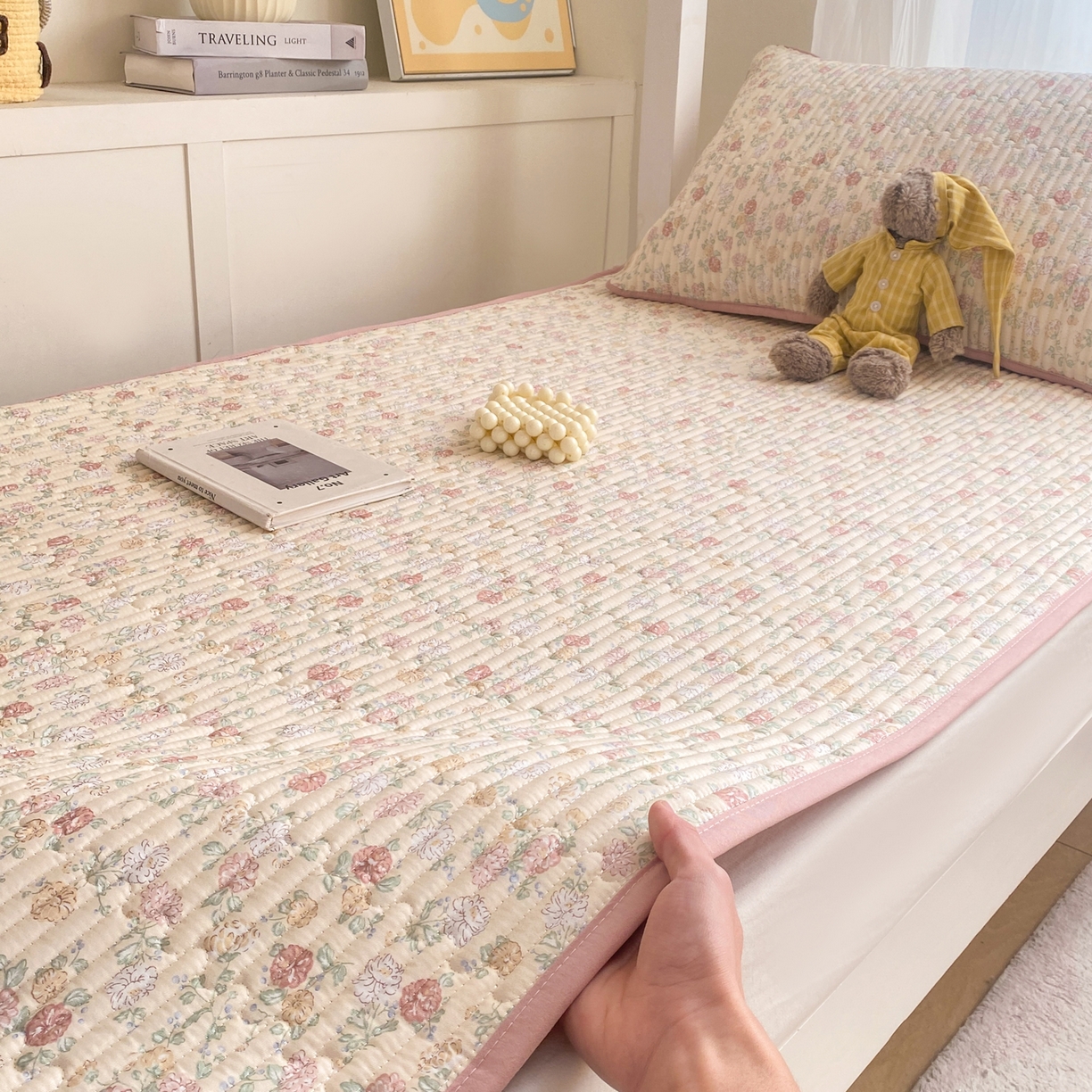 91家纺网 家纺一手货源 找家纺 康纳利 2026新款全棉床盖学生夹棉薄款床盖宿舍上下铺床垫三件套四季通用 月见