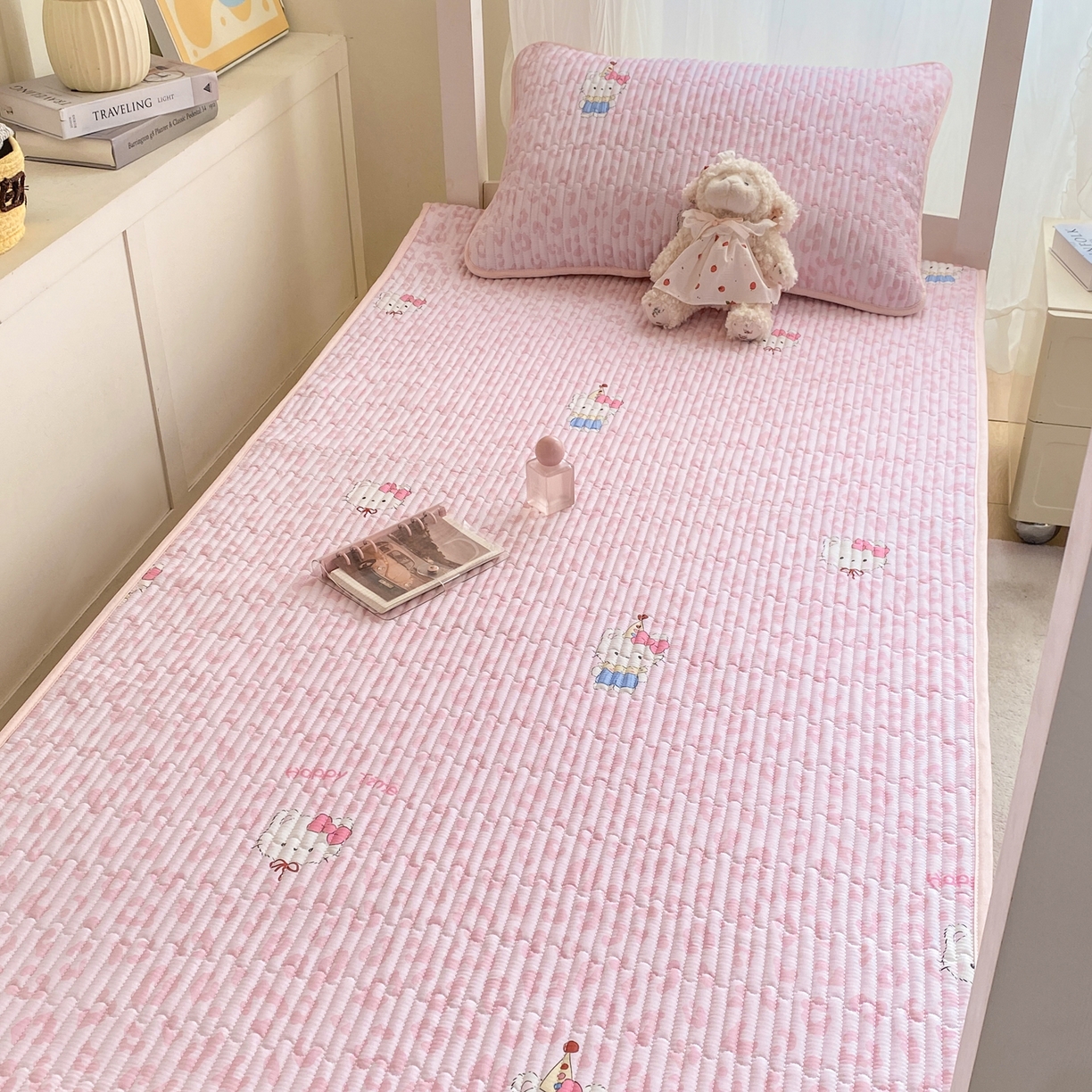 91家纺网 家纺一手货源 找家纺 康纳利 2026新款全棉床盖学生夹棉薄款床盖宿舍上下铺床垫三件套四季通用 KT粉