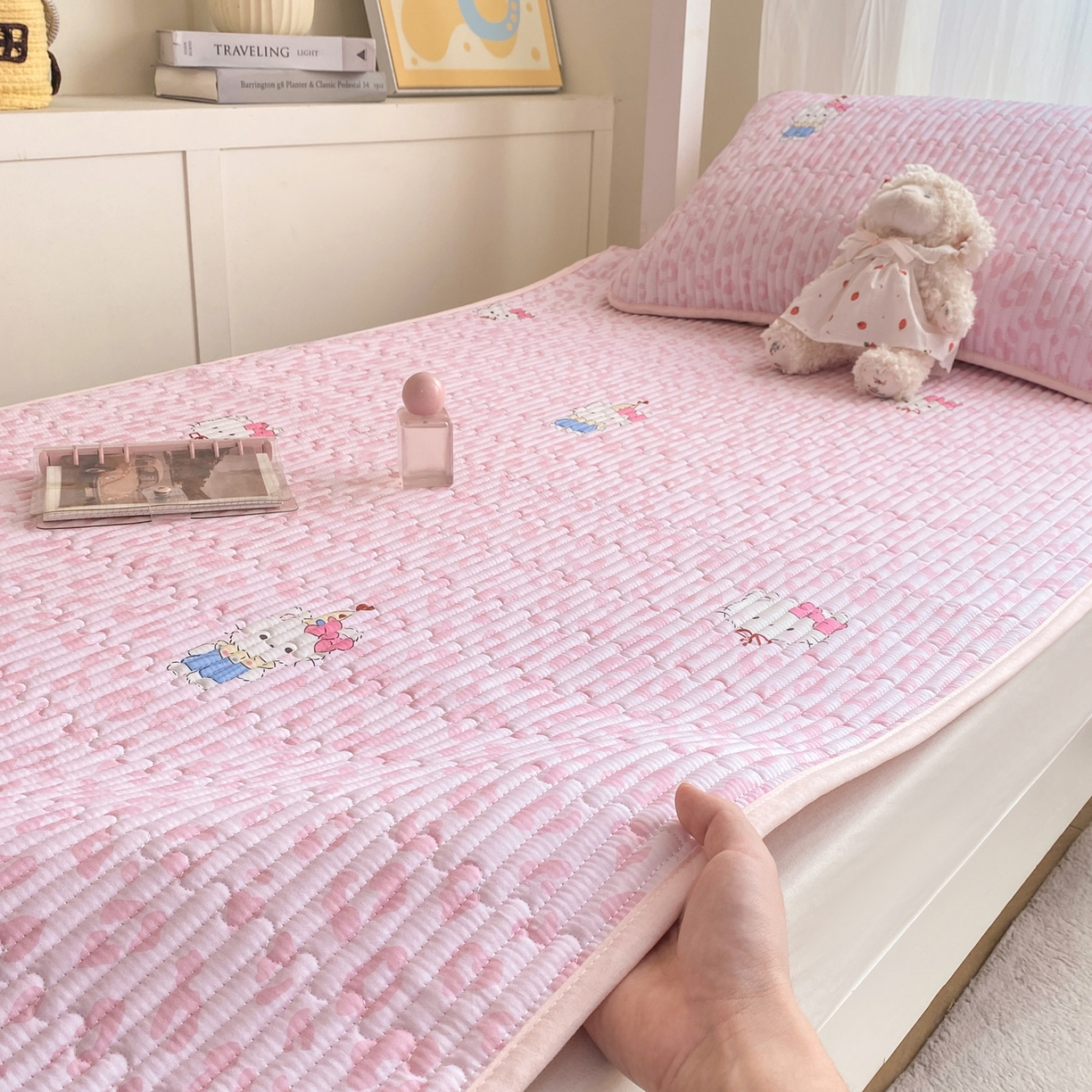 91家纺网 家纺一手货源 找家纺 康纳利 2026新款全棉床盖学生夹棉薄款床盖宿舍上下铺床垫三件套四季通用 KT粉