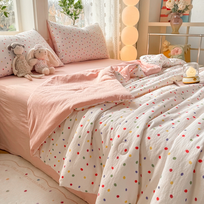 91家纺网 家纺一手货源 找家纺 丽美人家纺 2026春夏新款简单款皱皱纱夏被夏凉被空调被 彩色波点