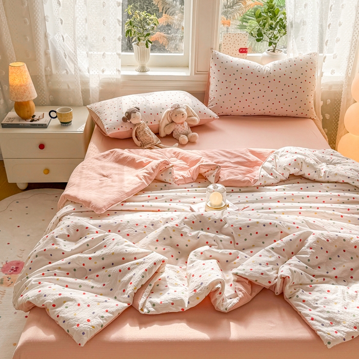 91家纺网 家纺一手货源 找家纺 丽美人家纺 2026春夏新款简单款皱皱纱夏被夏凉被空调被 彩色波点