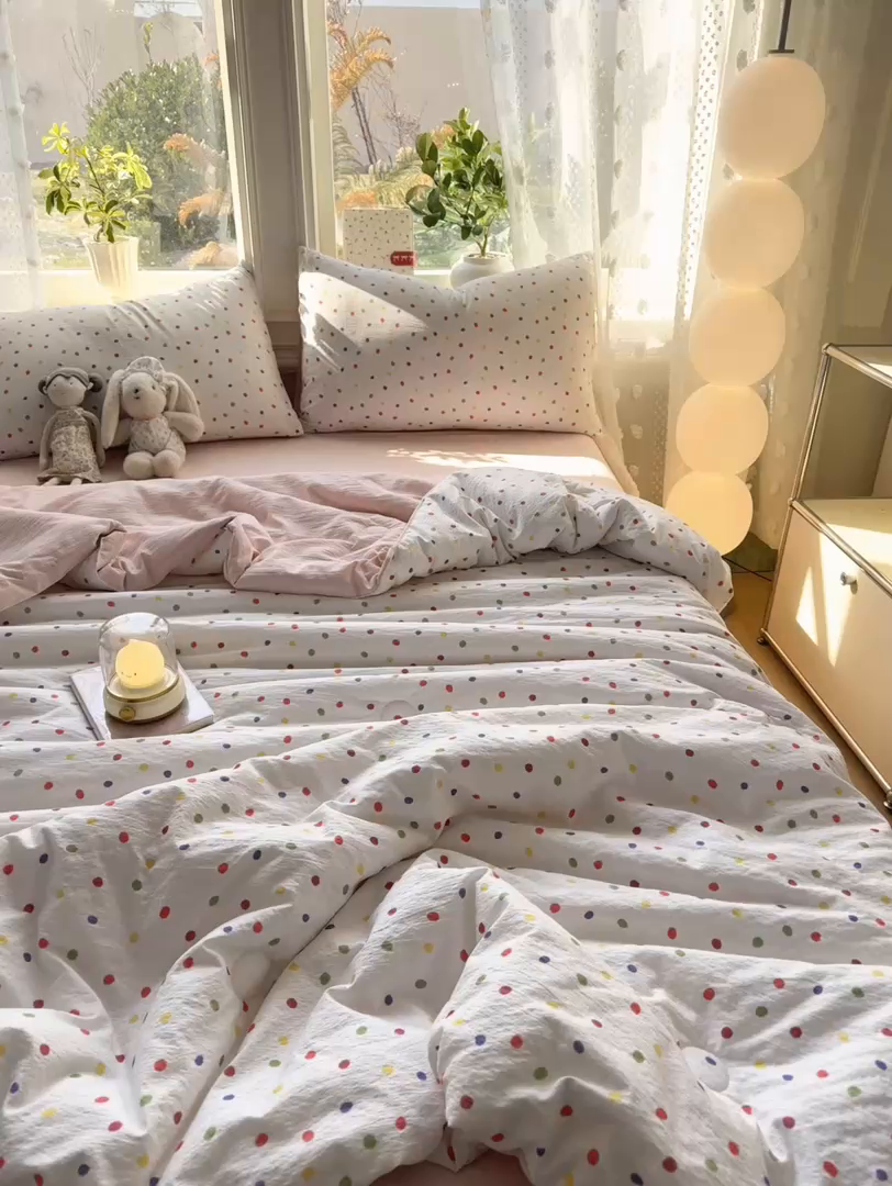 91家纺网 家纺一手货源 找家纺 丽美人家纺 2026春夏新款简单款皱皱纱夏被夏凉被空调被 彩色波点