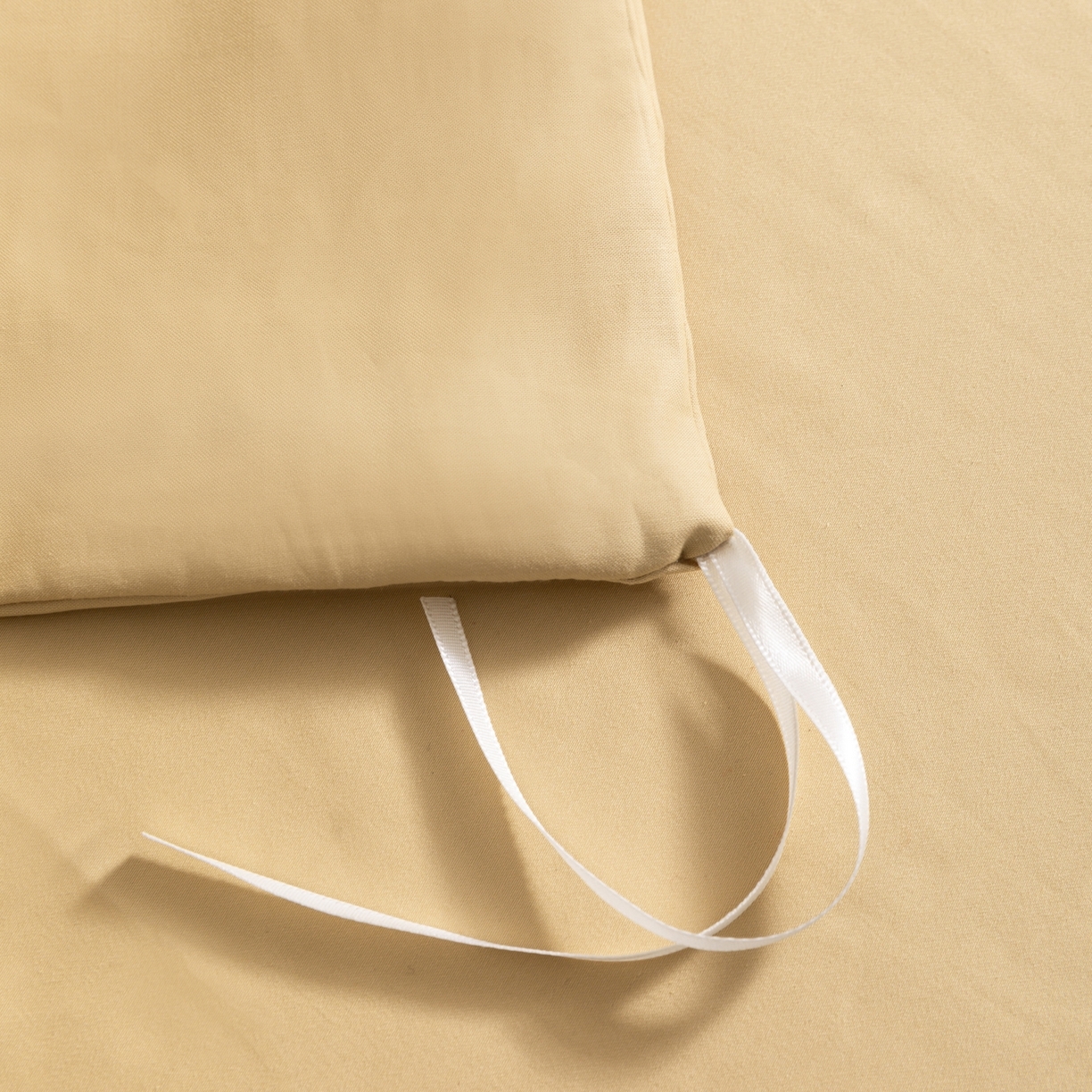 91家纺网 家纺一手货源 找家纺 宝时兰 2026新款全棉高支长绒棉纯色绣花刺绣四件套纯棉床单床笠款（高档礼盒包装）