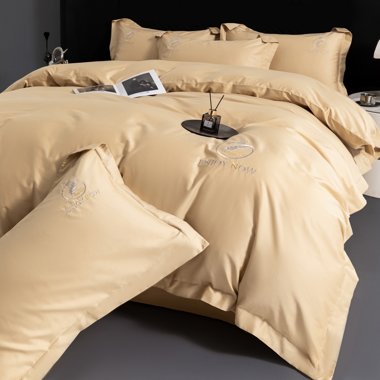 91家纺网 家纺一手货源 找家纺 宝时兰 2026新款全棉高支长绒棉纯色绣花刺绣四件套纯棉床单床笠款（高档礼盒包装）