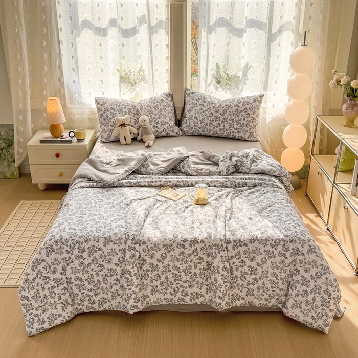 91家纺网 家纺一手货源 找家纺 丽美人家纺 2026春夏新款简单款皱皱纱夏被夏凉被空调被 花开漫漫