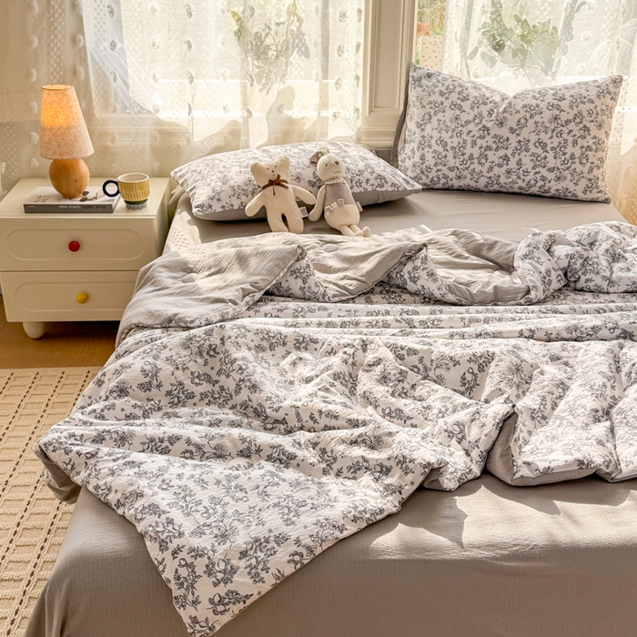 91家纺网 家纺一手货源 找家纺 丽美人家纺 2026春夏新款简单款皱皱纱夏被夏凉被空调被 花开漫漫