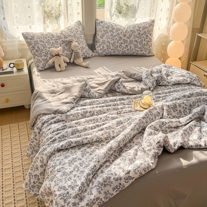 91家纺网 家纺一手货源 找家纺 丽美人家纺 2026春夏新款简单款皱皱纱夏被夏凉被空调被 花开漫漫