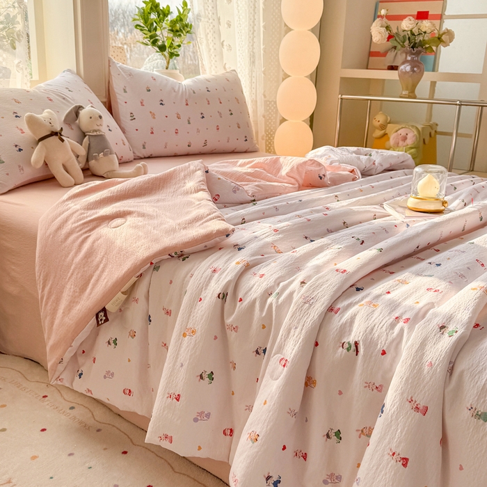 91家纺网 家纺一手货源 找家纺 丽美人家纺 2026春夏新款简单款皱皱纱夏被夏凉被空调被 桃心萌兔集