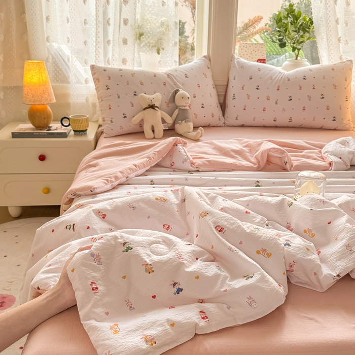 91家纺网 家纺一手货源 找家纺 丽美人家纺 2026春夏新款简单款皱皱纱夏被夏凉被空调被 桃心萌兔集