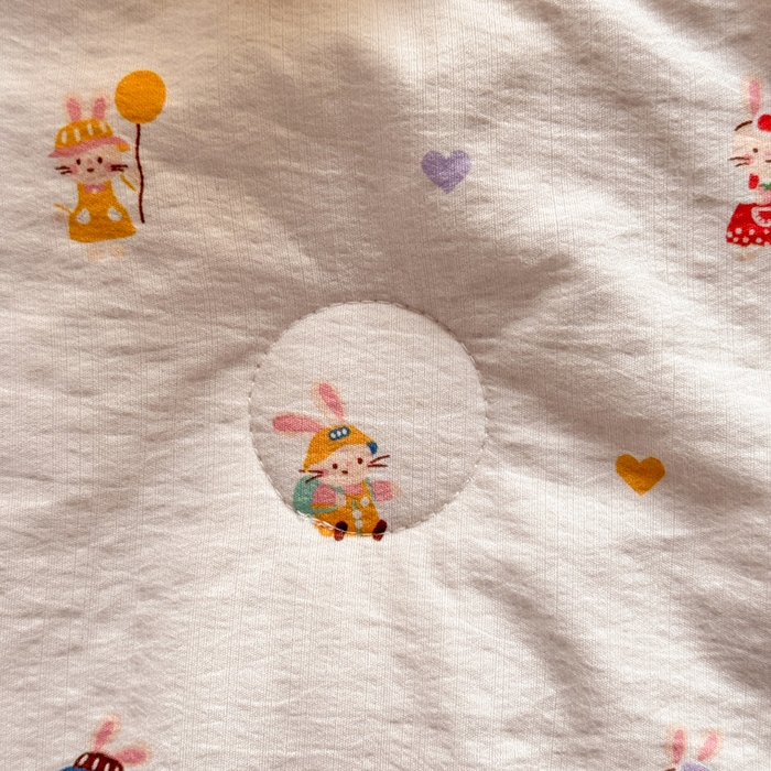 91家纺网 家纺一手货源 找家纺 丽美人家纺 2026春夏新款简单款皱皱纱夏被夏凉被空调被 桃心萌兔集