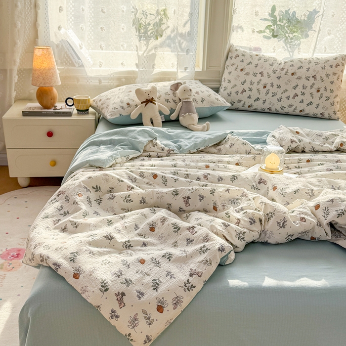 91家纺网 家纺一手货源 找家纺 丽美人家纺 2026春夏新款简单款皱皱纱夏被夏凉被空调被 紫雾叶兔