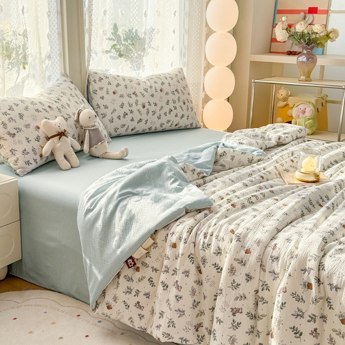 91家纺网 家纺一手货源 找家纺 丽美人家纺 2026春夏新款简单款皱皱纱夏被夏凉被空调被 紫雾叶兔