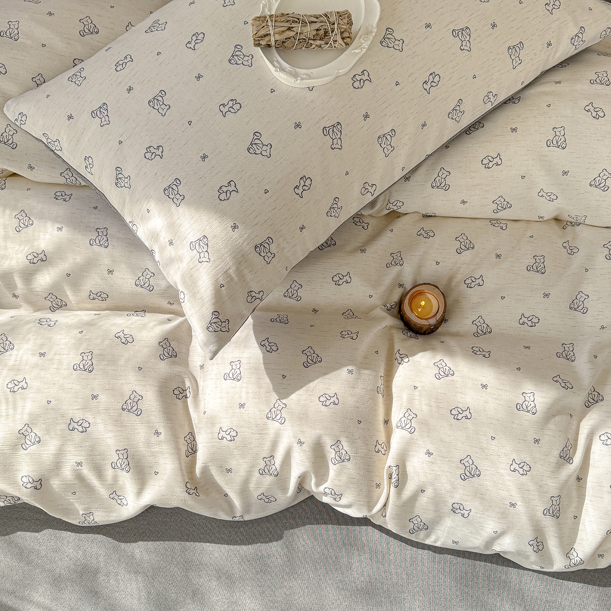 91家纺网 家纺一手货源 找家纺 铺尚美家纺 2026春夏新品色织棉麻棉纱小露麻系列皱皱纱四件套 熊熊乐园