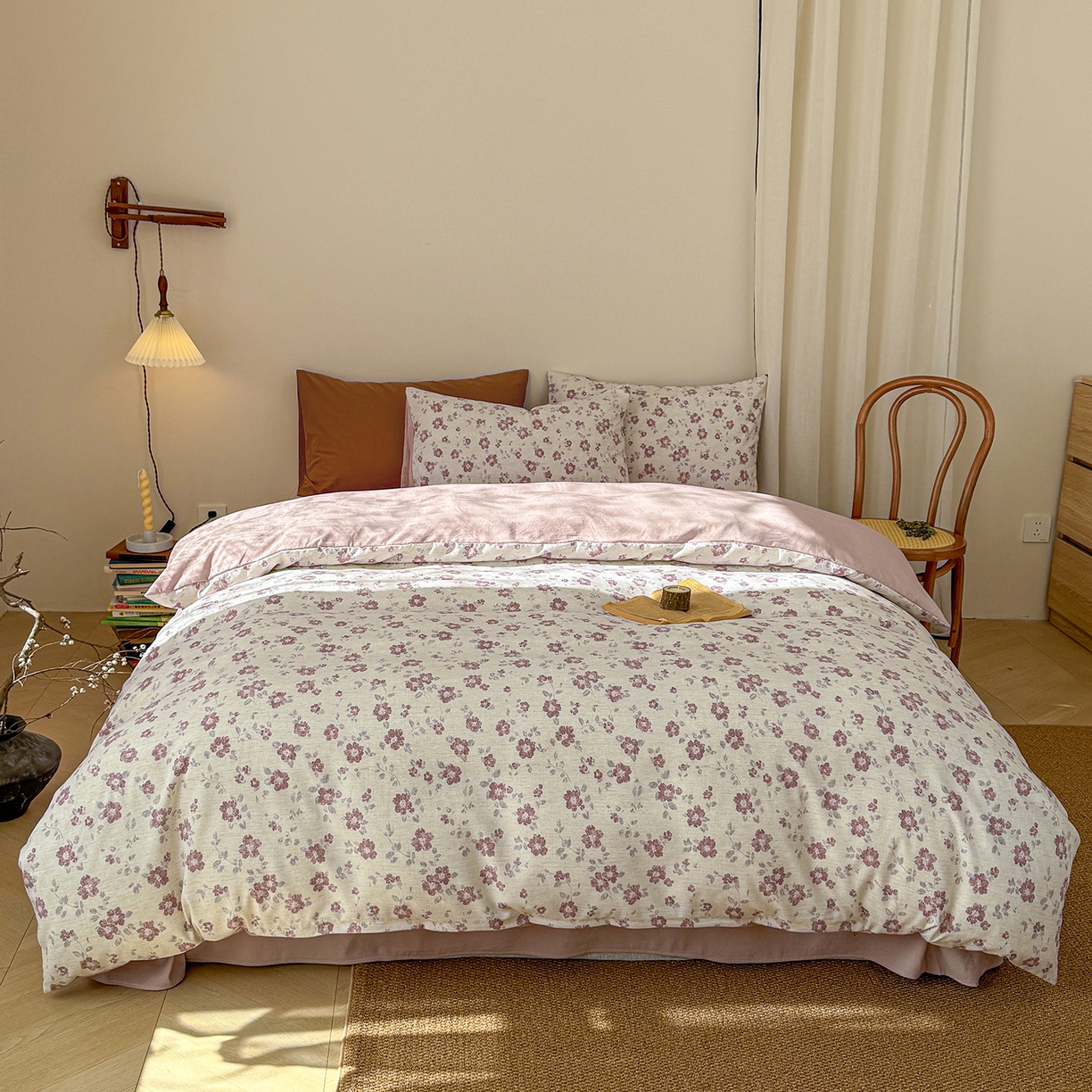 91家纺网 家纺一手货源 找家纺 铺尚美家纺 2026春夏新品色织棉麻棉纱小露麻系列皱皱纱四件套 花香满园