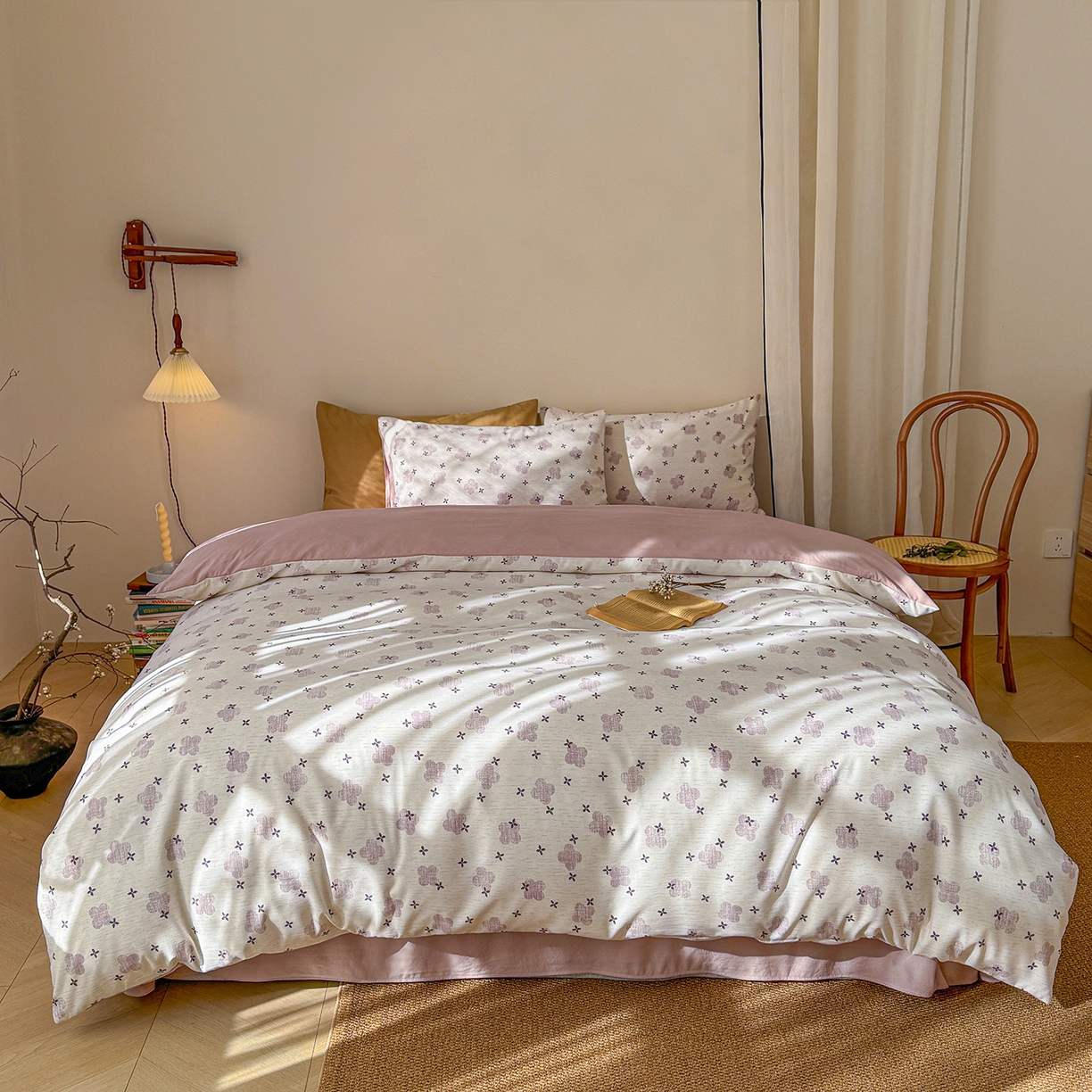 91家纺网 家纺一手货源 找家纺 铺尚美家纺 2026春夏新品色织棉麻棉纱小露麻系列皱皱纱四件套 四叶花粉