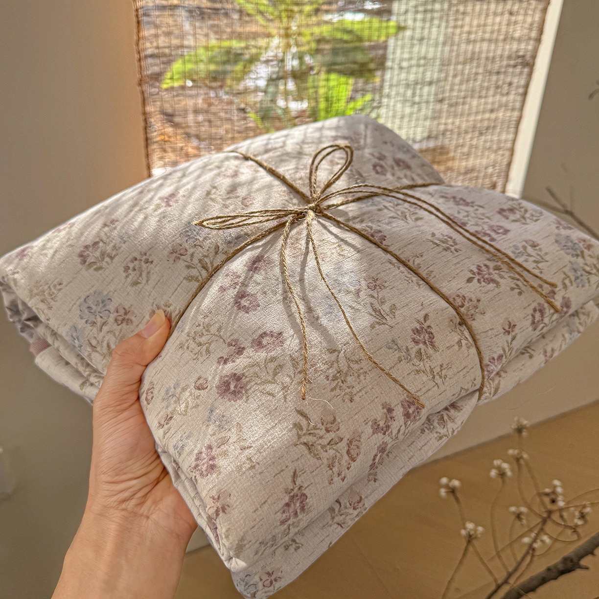 91家纺网 家纺一手货源 找家纺 铺尚美家纺 2026春夏新品色织棉麻棉纱小露麻系列皱皱纱四件套 春风里